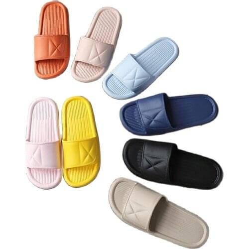 New Indoor Slippers Women Floor Flat Shoes Summer Non-slip Flip Flops Bath Home Female Slippers Comfortable Zapatillas de hombre