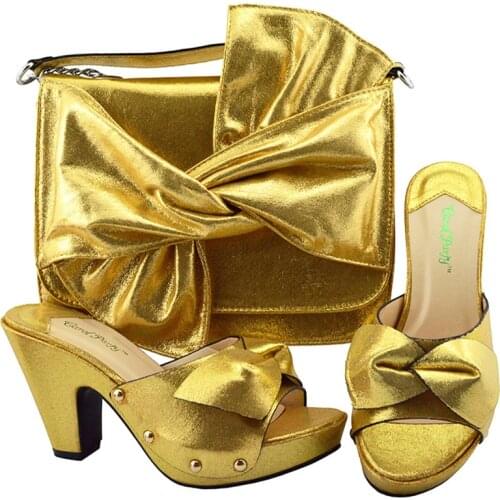 Mature Italian Women Royal Wedding Party Shoes and Bag to Match In Gold Color Nigerian Fashion Shoes And Bag set