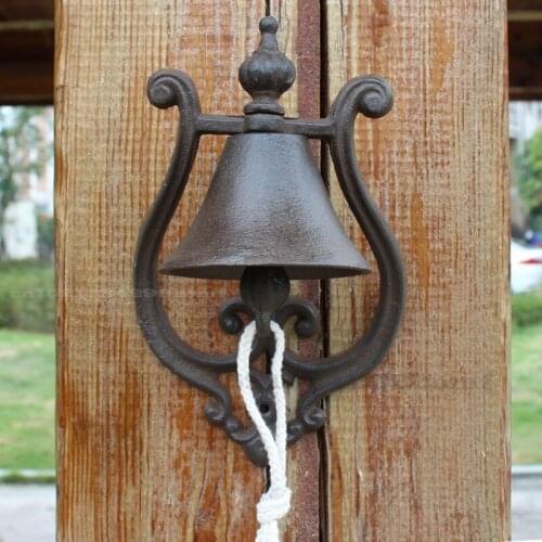 European Retro Cast Iron Doorbell Creative Hand Shaking Welcome Doorbell Garden Courtyard Decoration Wind Bell Wall Ornaments