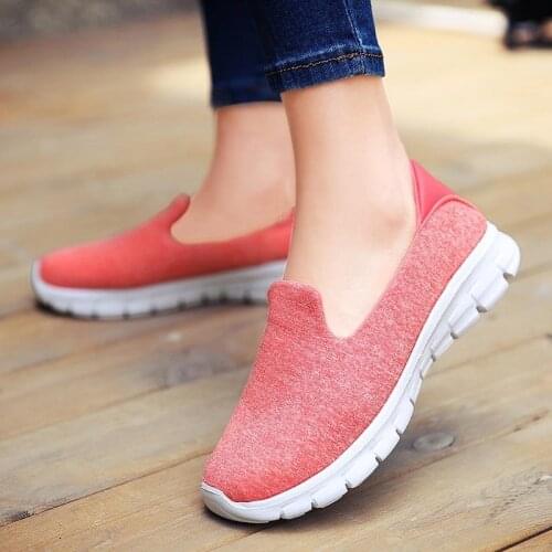Fashion breathable cotton fabric casual shoes woman slip-on sneakers women shoes 2021 comfortable flats shoes female sneakers