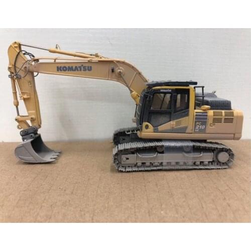 UH8144 Universal Hobbies Komatsu Muddy PC210LC-11 Excavator Metal Tracks 1/50