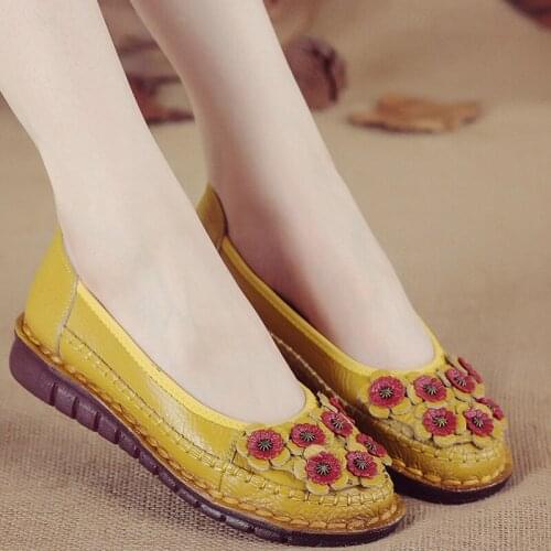 Female Flat Shoes Fashion Luxury Genuine Leather Soft Sole Female Casual Shoes 2021 Summer New Arrival Womens Nurse Loafers