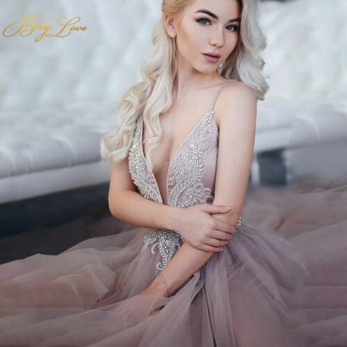 BeryLove Sexy A Line Prom Dress V Neck Tulle Prom Dresses Appliques Spaghetti Strap Beaded Party Dresses Sweep Train Prom Gowns