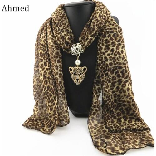 Ahmed Autumn and Winter Fashion Rhinestone Leopard Head Pendant Leopard Scarf Necklace For Women New Neckerchief Scarves Jewelry