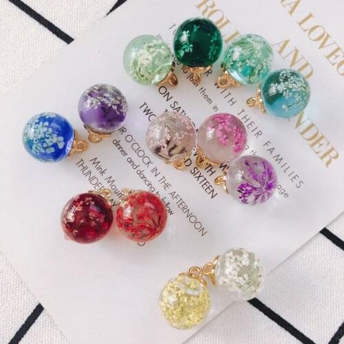 DIY Jewelry Accessories Material Colorful Glass Crystal Round Ball with Dry Flowers Decorated Necklace Pendants 20pcs 16*21mm