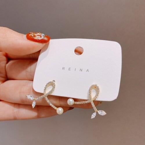 YAOLOGE 2021 New Twist Branches Rhinestone Asymmetry Stud Earrings Elegant Charming Earrings Brincos Female Fashion Jewelry