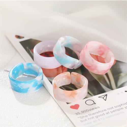 5PCS/Set Aesthetic Funky Simple Thick Gradient Colorful Transparent Resin Acrylic Rings Set for Women Girl Finger Ring Jewelry