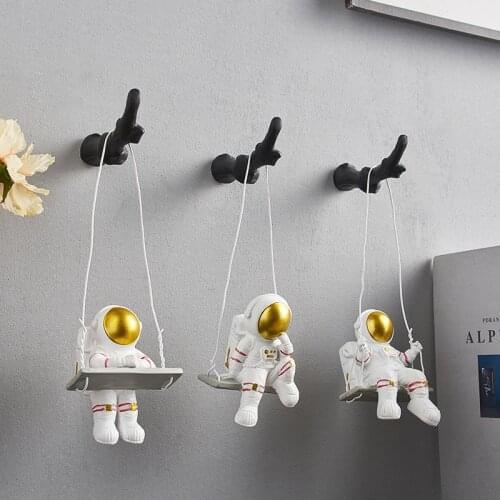 One Piece Resin Statue Nordic Home Decoration Accessories Astronaut Wall Sculpture Living Room Decor Space Man Boy Birthday Gift