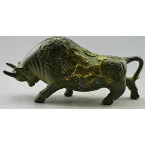 Elaborate Chinese Collectible Decorated Old Handwork Auspicious Bronze Struggle Cattle Statue