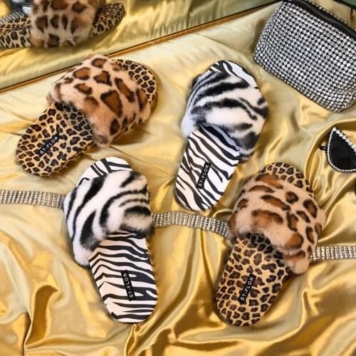 Women Summer Fashion Black And White Leopard Fur Slippers Womens Winter Wear Flat Bottomed Slippers And Sandals