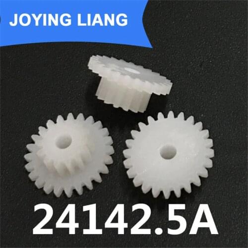 24142.5A 0.5M Gear 13mm Diameter 24 Teeth + 14 Teeth POM Plastic Pinion 2.5MM Motor Shaft Toy Parts Wheels 10pcs/lot