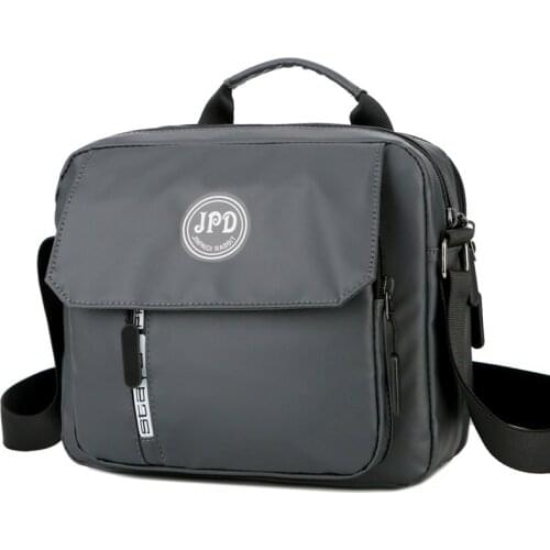 Mans handbag over his shoulder Anti-splashing business mens bag large capacity simple casual Messenger bag fashion men handbag