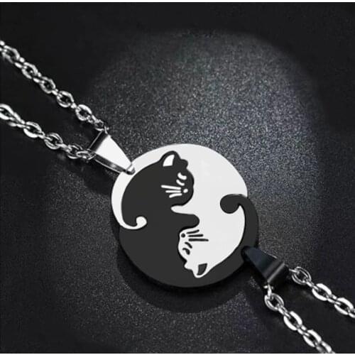Cute Romantic Hug Cat Stitching Pendant Necklace For Lovers New Couple Necklace Men & Women Fashion Jewelry Wholesale