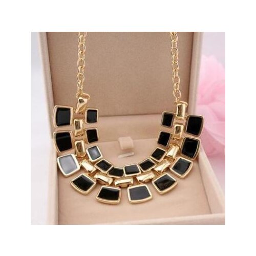 NEW HOT Necklace Gift For Women Purple White Black Yellow Chain Square Geometry Pendant On Neck Fashion Necklaces Jewelry