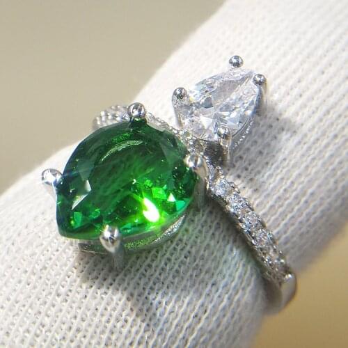 Ladies Luxury Feather Pattern Wedding Ring with Dazzling Green Water Droplets Green Cubic Zirconia Prong Set Female Jewelry Ring