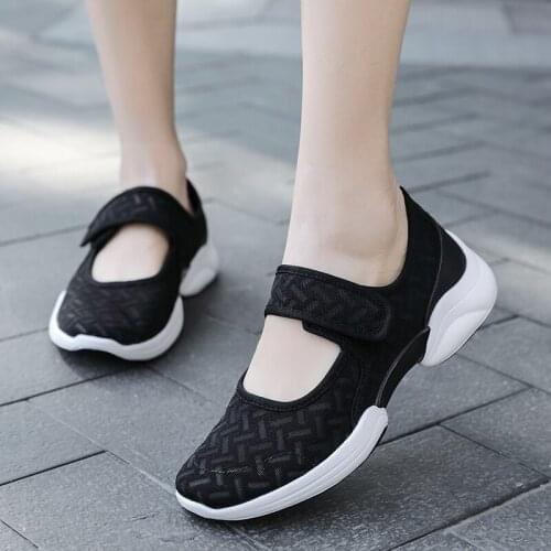 Womens Velcro Oversize Shoes Ultra Light Flying Fabric Elderly Leisure Sports Running Fitness Shoes