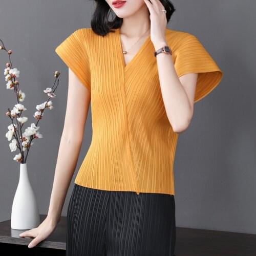 Elegant Pleated Solid Color Irregular Basic Top Summer Short Sleeve V-Neck Women Straight T-Shirt Casual Ladies Miyak Thin Tee
