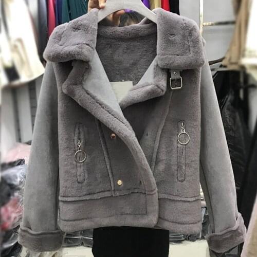 Women Automotive Short Fur Jackets and Coats Vintage Designer Winter Faux Fur Leather Coats Lady Overcoat Real Picture A179
