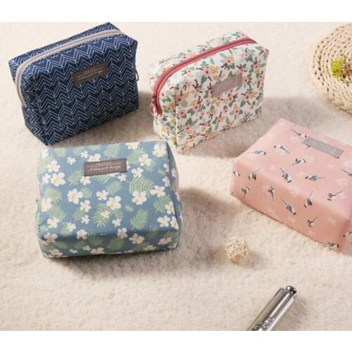 High Quality Large Capacity Sweet Floral Pattern Cosmetic Bag Wash Bag Women Makeup Pouch Travel Organizer Portable Toiletry Kit