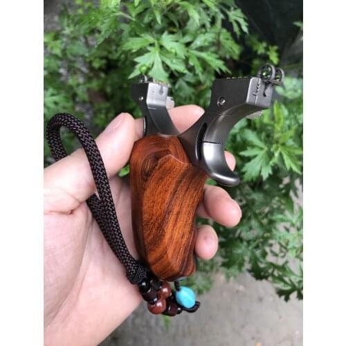 Titanium alloy Slingshot Shooting Tools Top Quality Hunting Slingshots For Reminiscence And Entertainment the Crusades