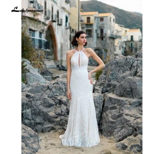 Boho Lace Sheath Wedding Dresses Gorgeous Halter Neck Sleeveless Keyhole Back Floor-Length Chapel Train Gown vestido de noiva