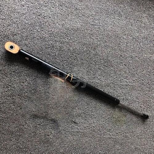 Front brake 2013-Rol lsR oyc ePh ant omE WB Front door stopper Front door support rod Hydraulic ejector rod Limit support rod