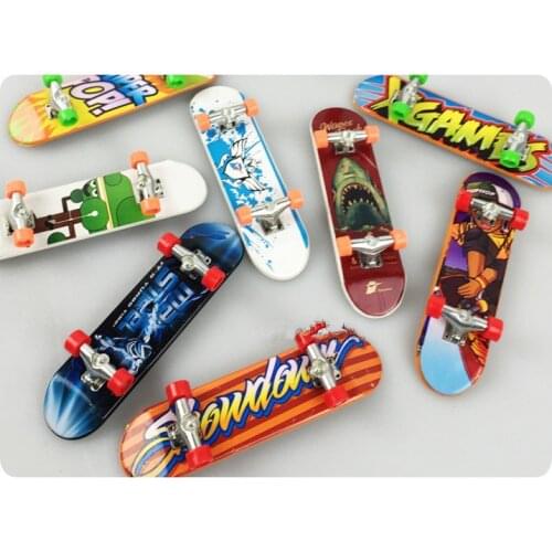 High Quality Cute Party Favor Kids children Mini Finger Board Fingerboard Alloy Skate Boarding Toys Gift