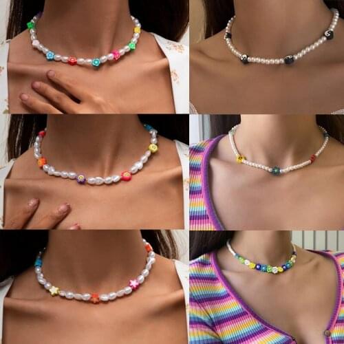 Vintage Fashion Colorful Acrylic Flowers Pearl Choker Necklace For Women Boho Smile Face Beaded Clavicle Necklaces Jewelry Gift