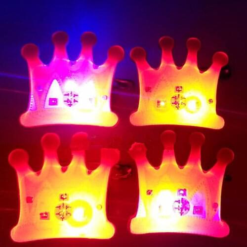 25PCS Crown Tiara LED Flashing Blinking Brooch Pin Glowing Badge Gift Toys Glow Party Wedding Birthday Favors Night Club Bar