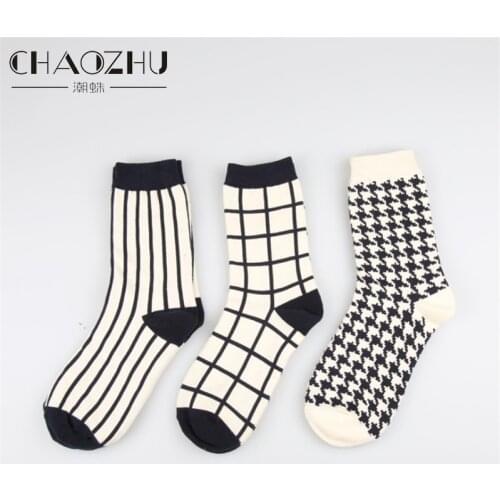 1 Pair Japanese Lattice & Vertical Stripes Harajuku Women/Men Fashion Causal Socks Autumn Winter Classic Black&White Socks