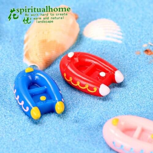 10pcs/lot resin solid simulation cartoon yacht steamboat 27mm Micro landscape Ornaments Creative Home Gardening Decoration