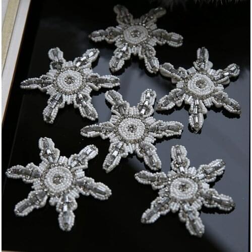 2pcs/lot Handmade snowflake embroidery patches for clothing Sew on rhinestone beaded applique patch Beading decorative parches
