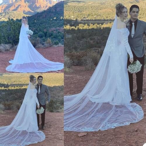 2021 Cathedral Bridal Veils Lace Edge Wedding Accessories Studio Photo Taking With Hair Combs Custom Made Long Appliques Veils