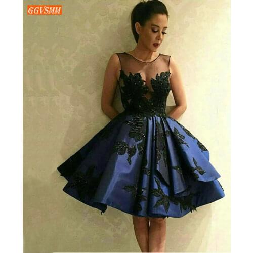 Sexy Custom Made O Neck Short Prom Dresses Appliqued Lace Knee Length Royal Blue Prom Gowns Sleeveless Satin Beach Formal Dress