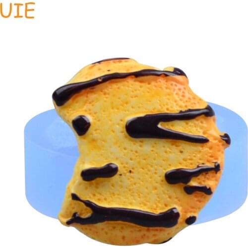 QYL035U 31.4mm Bitten Cookie Biscuit Flexible Silicone Mold Miniature Food, Sweets, Jewelry, Charms (Clay Resin Fondant)