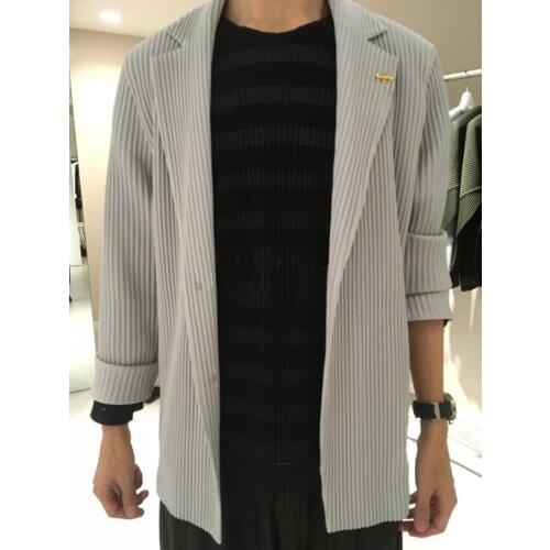 天裴褶皱 Men's Jackets