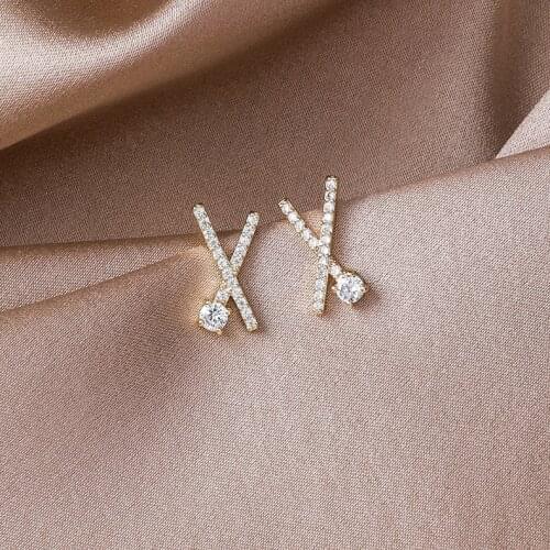 New Arrival Geometric Crystal Women Classic Stud Earrings Cross Over Little Earrings Girl Fashion Jewelry Womens Accessories
