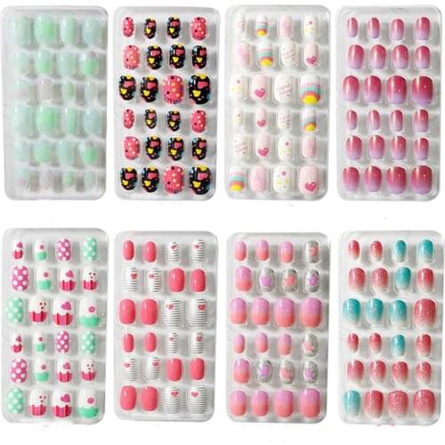24PCS Candy False Nail Tips Press On Children Cartoon Full Cover Kid Glue Self Fake Nail Art for Girls Manicure Tips Nail Decor