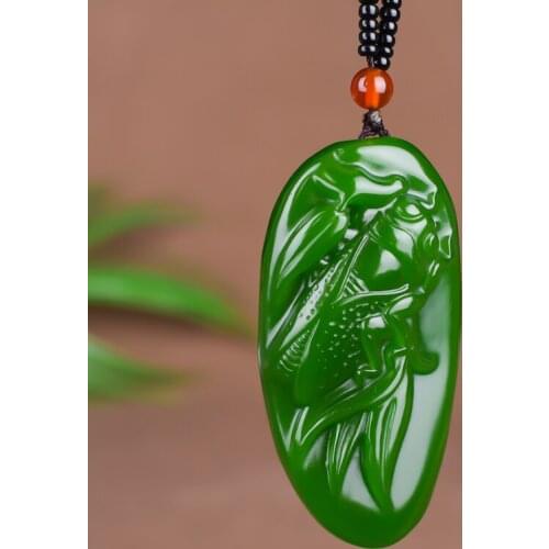 CHINESE GREEN JADE LEAF CICADA PENDANT BEADS NECKLACE CHARM JEWELLERY FASHION ACCESSORIES HAND-CARVED JESUS LUCKY AMULET GIFTS