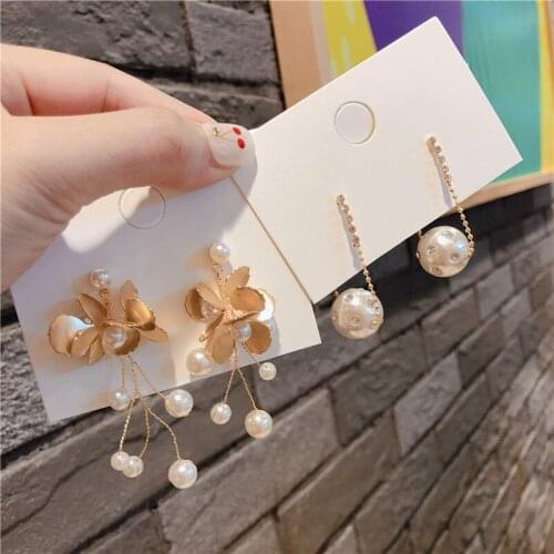 New Sweet Woman Drop Earrings Imitaion Pearl Long Gold Color Flower Dangle Earrings Personatity Fashion Accessories Trendy Jewelry