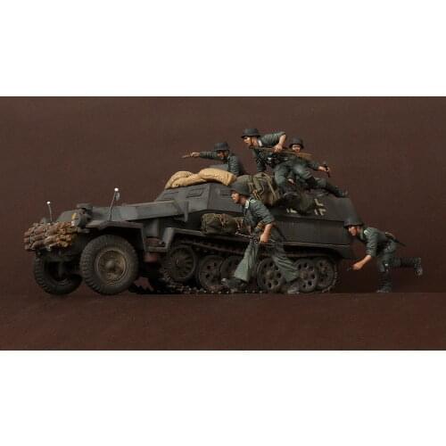 Unassambled 1/35 grenadiers in Battle (5 figures) (NO CAR) Figure Resin kit miniature model Unpainted