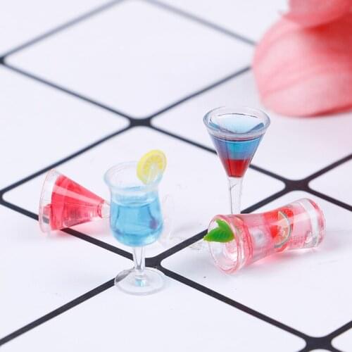 1:12 Doll House Colorful Glass Cup Goblet Bar Drinks Triangle Cocktail Glass Dollhouse Miniature Doll Houses Accessories 1PCS