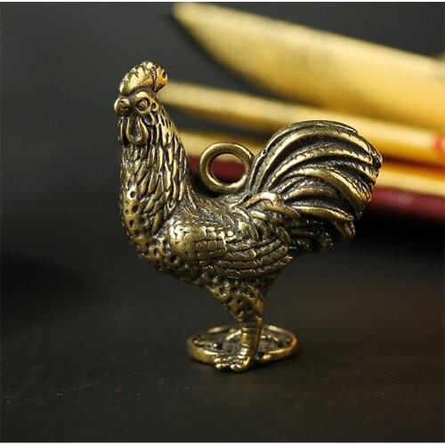 Mini Portable Retro Brass Chicken Statue Sculpture Hand Toy Gift Keychain Ornament Home Office Desk Decorative Ornament