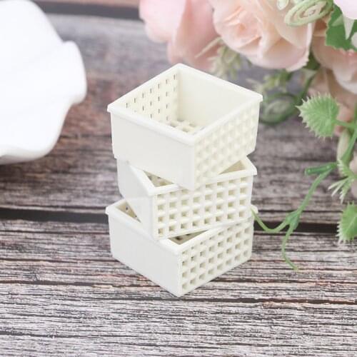 3pcs/set 3.3*3.1*1.7cm 1/12 Dollhouse Miniature Resin Frame Hand-woven Storage Basket Decoration