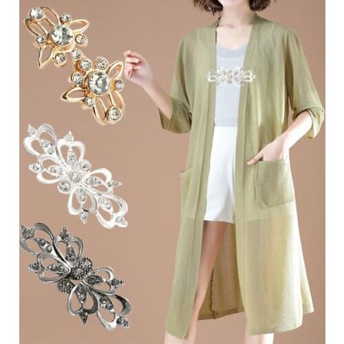 Fashion Vintage Rhinestone Brooches For Women Girls Beautiful Flower Metal Pin Sweater Blouse Shawl Clips Shirt Collar Clip