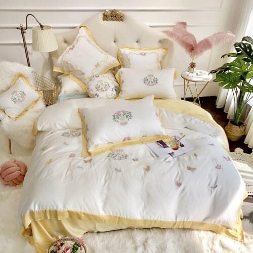 European yellow Egyptian embroidery fresh small fragments oversize 4pcs bedding soft quilt pillowcase bed sheet