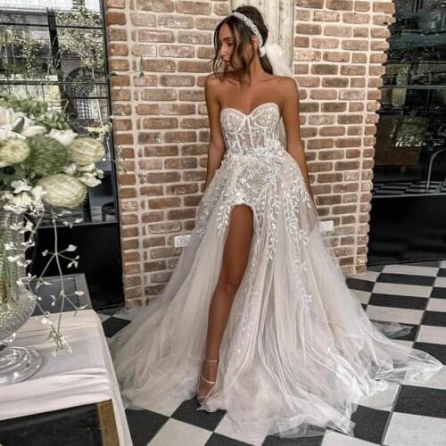2021 Sexy Beach Wedding Dresses Elegant Lace Boho Wedding Gowns Strapless Sleeveless High Split Princess Marriage Gowns