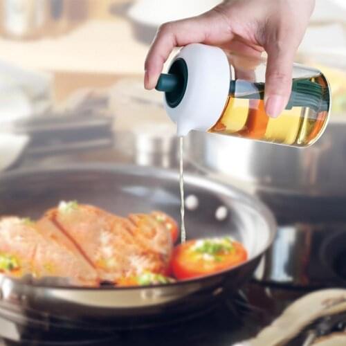 New Hot Sale 230ml Multi-use Oil bottle press Pot 2 in 1 Glass Large Caliber Elastic Brush BBQ Oil Pump Bottle for Home