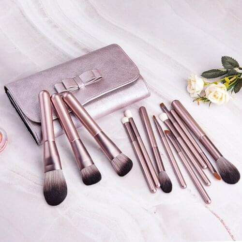 Professional 12 Pieces Makeup Brush Set Powder Facial Lips Eyebrow Soft Kit with PU Bag For Foundation Blush Make Up Use Tools