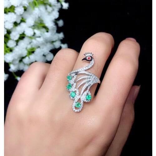 Light and luxurious design, many gemstone rings, thread rings, natural emerald, beautiful color. Precious gemstones are exclusiv
